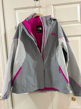 The North Face HyVent Hooded Ski Shell Jacket Gray Pink Women’s XL EUC Like New